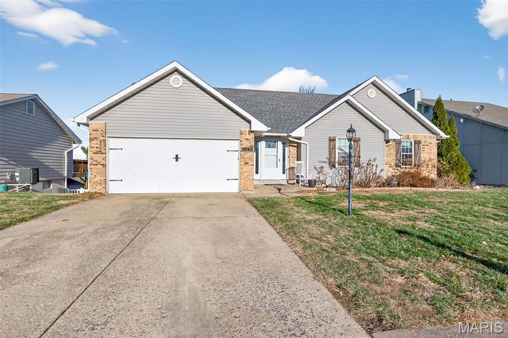 1040 Apricot Drive, St Charles, MO 63301