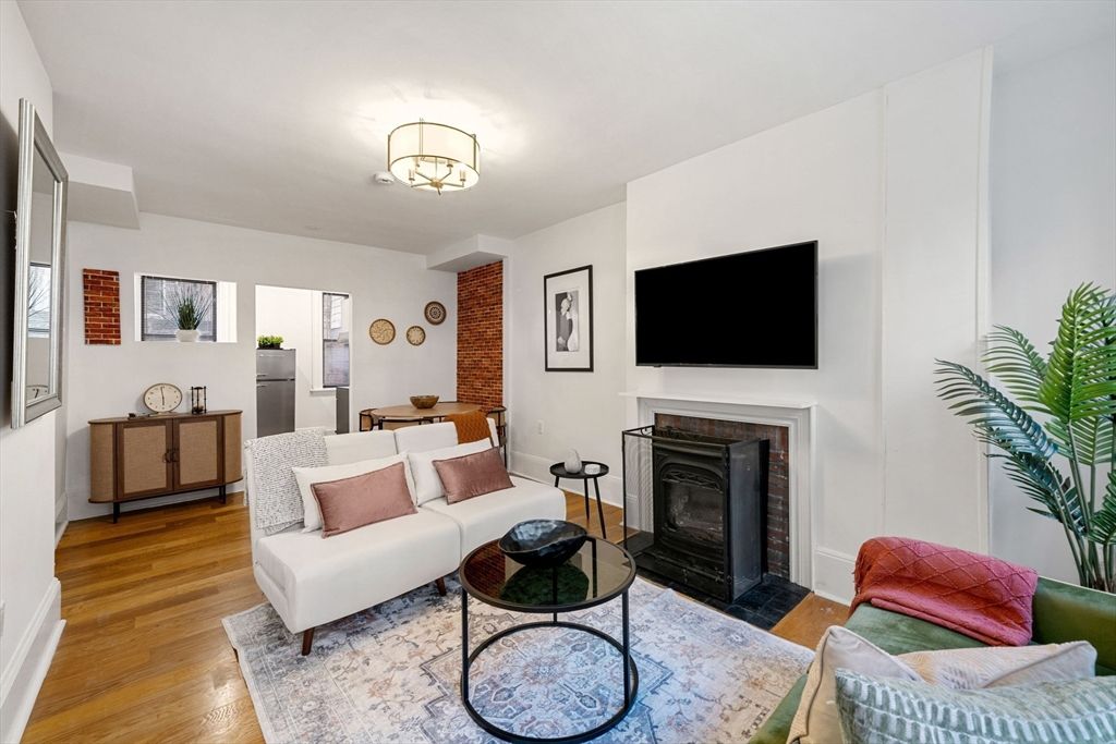 102 Revere St 1, Boston, MA 02114