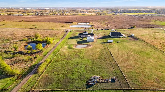 4330 Masch Branch Road, Krum, TX 76249