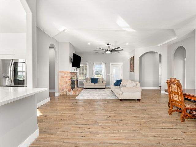 4330 Masch Branch Road, Krum, TX 76249