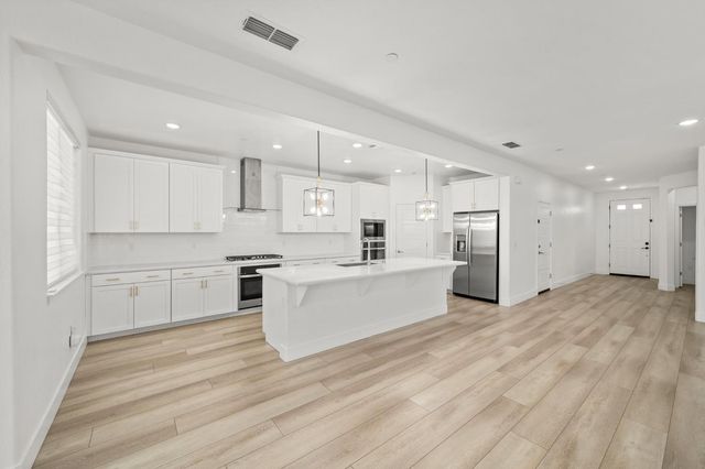 5966 Wave St, Sacramento, CA 95835
