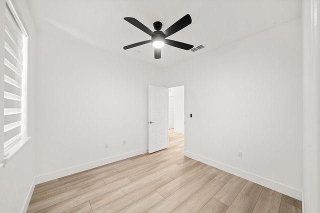 5966 Wave St, Sacramento, CA 95835