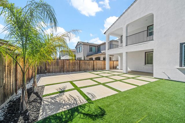 5966 Wave St, Sacramento, CA 95835