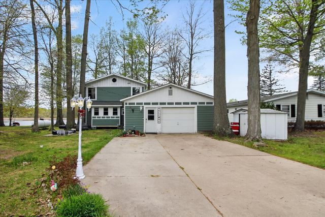 10131 Birch Drive, Riverdale, MI 48877