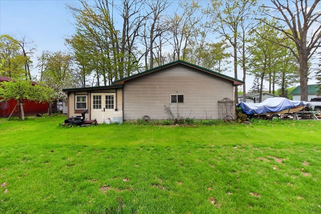 10131 Birch Drive, Riverdale, MI 48877