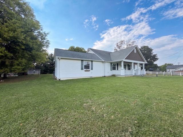415 Hawkins Rd, Clarksville, TN 37040