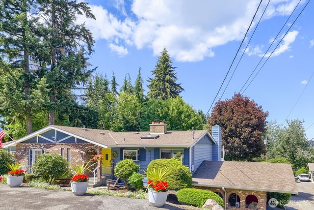6332 NE 196th Street, Kenmore, WA 98028