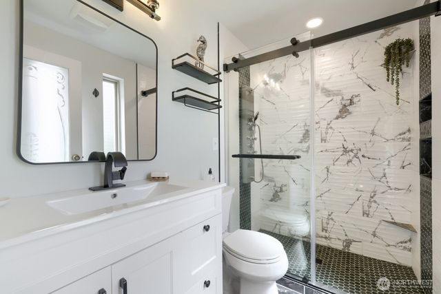 6332 NE 196th Street, Kenmore, WA 98028