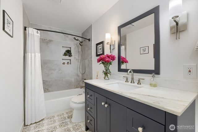 6332 NE 196th Street, Kenmore, WA 98028