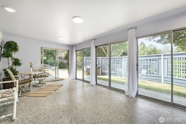 6332 NE 196th Street, Kenmore, WA 98028