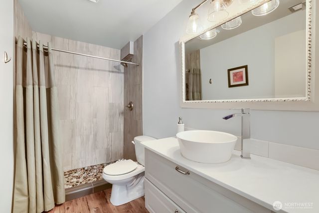 6332 NE 196th Street, Kenmore, WA 98028