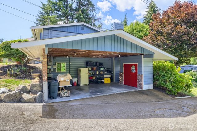 6332 NE 196th Street, Kenmore, WA 98028