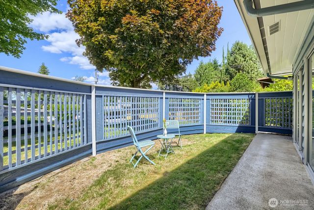 6332 NE 196th Street, Kenmore, WA 98028