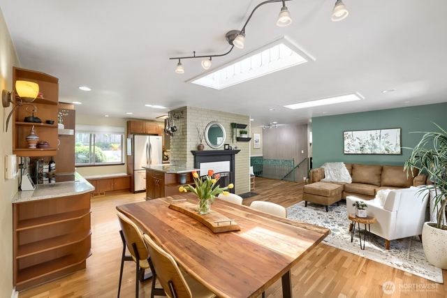6332 NE 196th Street, Kenmore, WA 98028