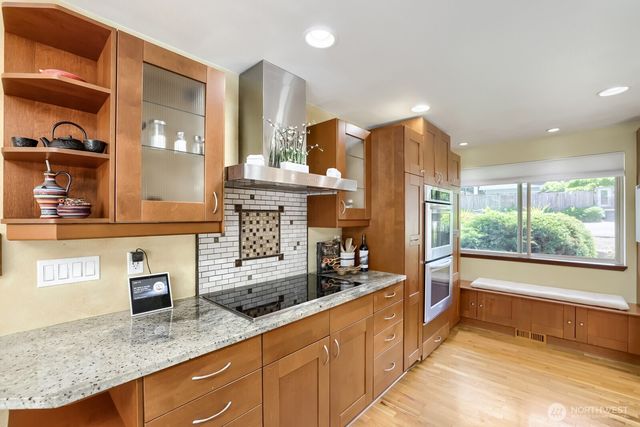 6332 NE 196th Street, Kenmore, WA 98028