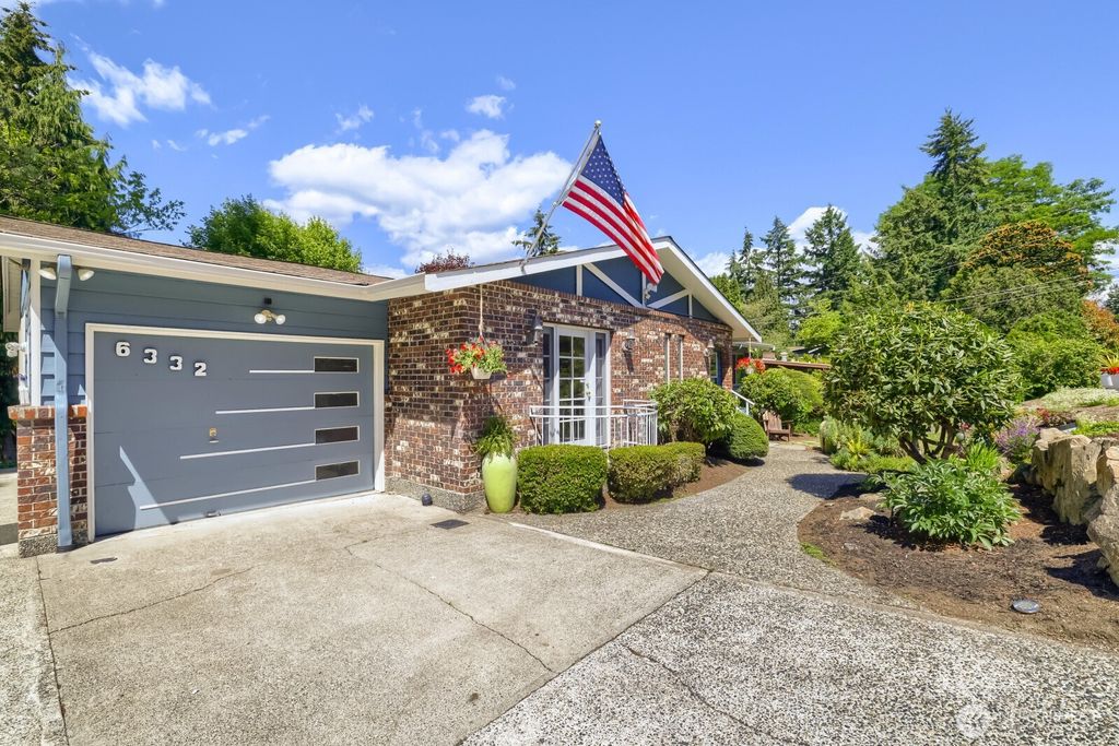 6332 NE 196th Street, Kenmore, WA 98028