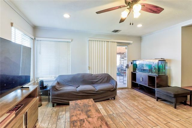 8936 summerwood way, Fontana, CA 92335
