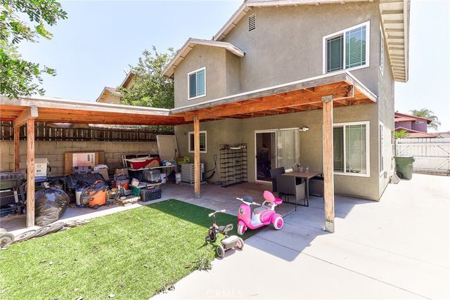 8936 summerwood way, Fontana, CA 92335