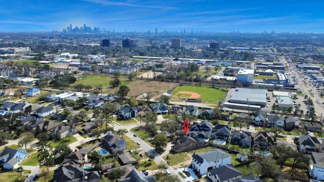 1103 Wakefield Drive, Houston, TX 77018