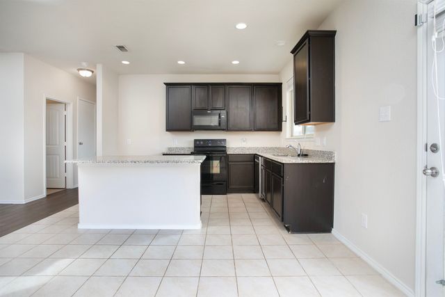 3105 Cassinia Pkwy, Heartland, TX 75126