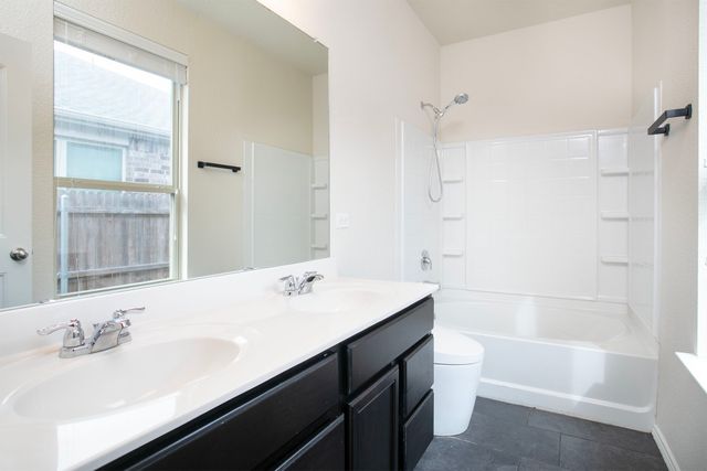 3105 Cassinia Pkwy, Heartland, TX 75126