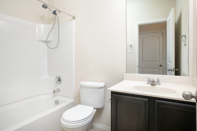 3105 Cassinia Pkwy, Heartland, TX 75126