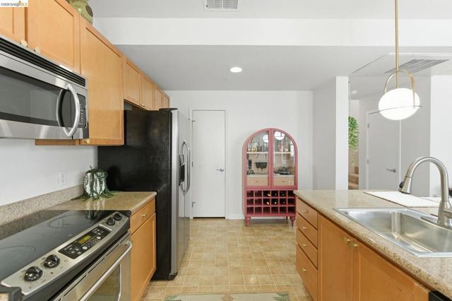 88 E 6Th St 313, Pittsburg, CA 94565