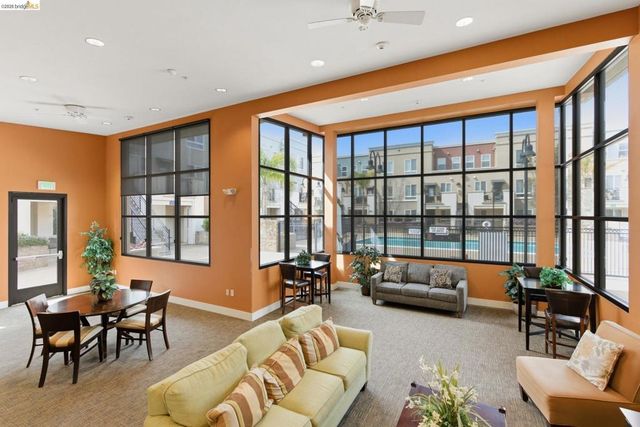 88 E 6Th St 313, Pittsburg, CA 94565