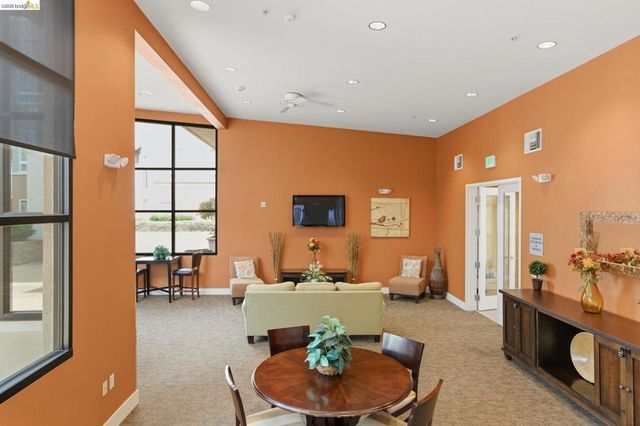 88 E 6Th St 313, Pittsburg, CA 94565