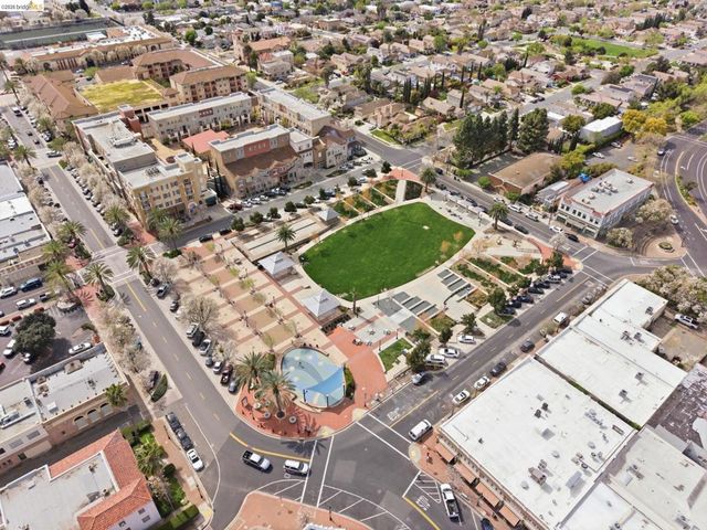 88 E 6Th St 313, Pittsburg, CA 94565