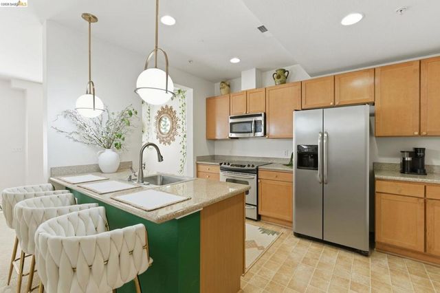 88 E 6Th St 313, Pittsburg, CA 94565