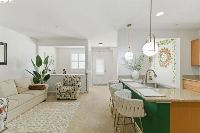 88 E 6Th St 313, Pittsburg, CA 94565