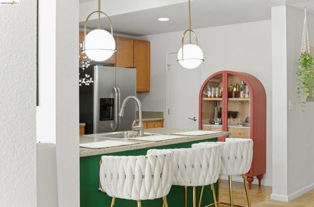 88 E 6Th St 313, Pittsburg, CA 94565