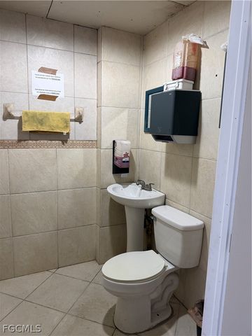 2242 Fowler ST, Fort Myers, FL 33901
