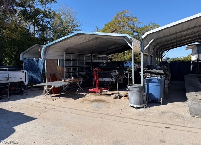 2242 Fowler ST, Fort Myers, FL 33901