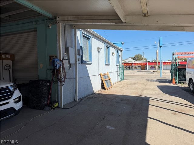 2242 Fowler ST, Fort Myers, FL 33901