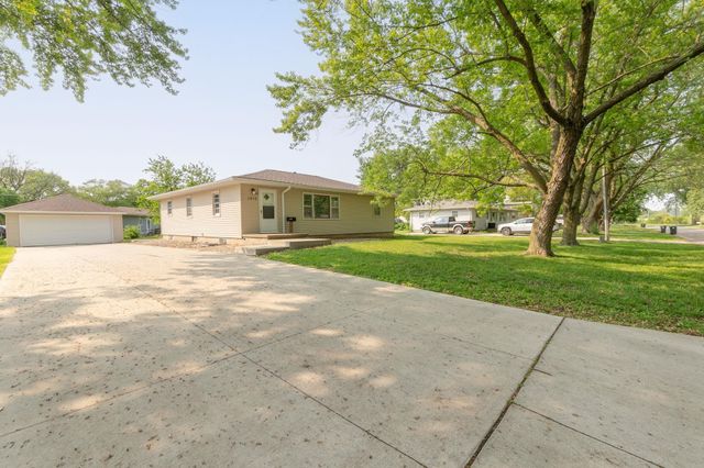 1410 Starbeck Circle, Cedar Falls, IA 50613