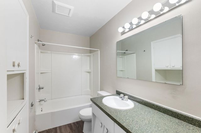 1410 Starbeck Circle, Cedar Falls, IA 50613