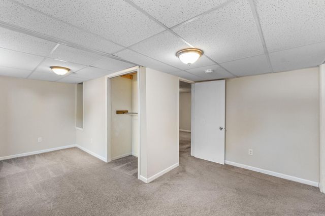 1410 Starbeck Circle, Cedar Falls, IA 50613