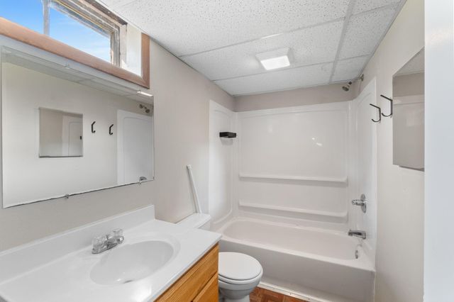 1410 Starbeck Circle, Cedar Falls, IA 50613