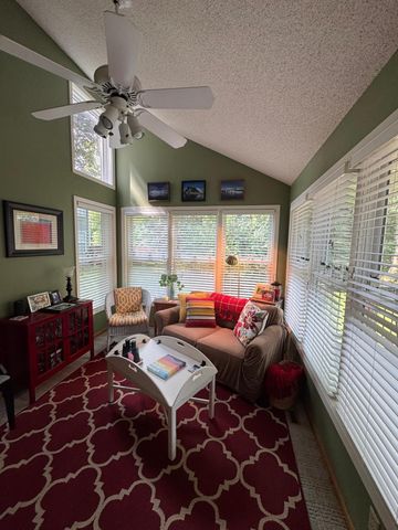 160 Bluff Ridge Court, Chanhassen, MN 55317