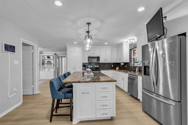 15437 Mcrae Lake, Conroe, TX 77303