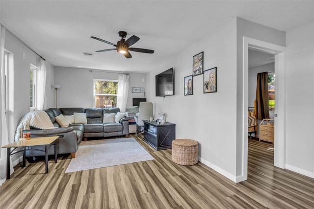 15437 Mcrae Lake, Conroe, TX 77303