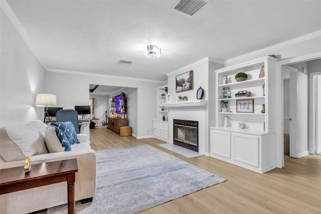 15437 Mcrae Lake, Conroe, TX 77303