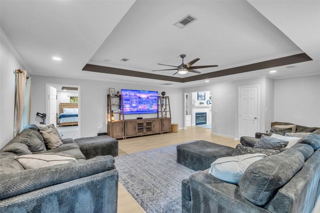 15437 Mcrae Lake, Conroe, TX 77303