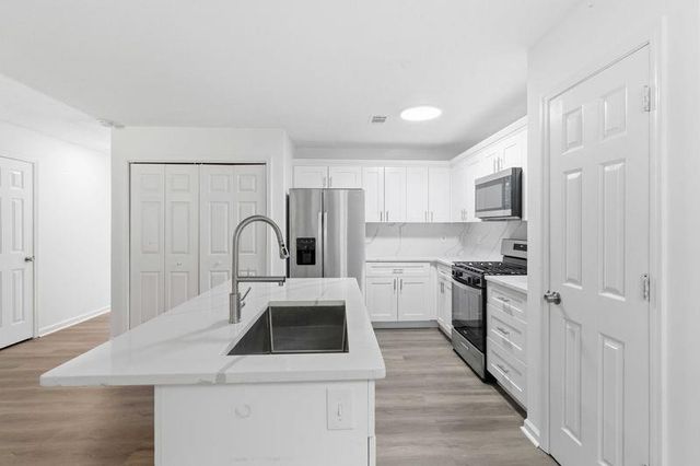 420 Thistle Cove, Atlanta, GA 30349