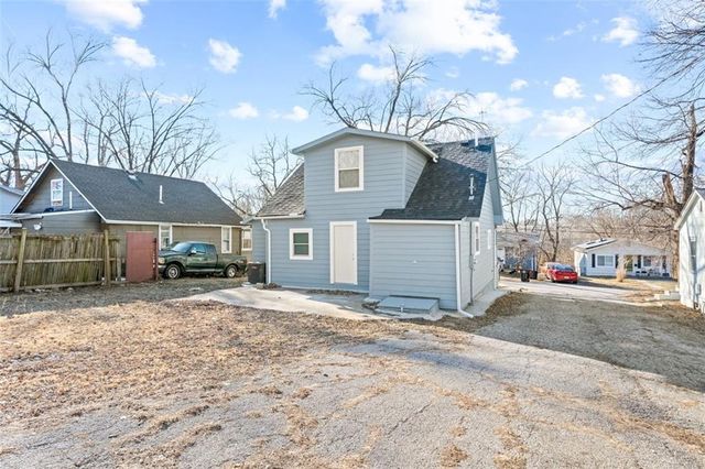 1515 S Home Avenue, Independence, MO 64052