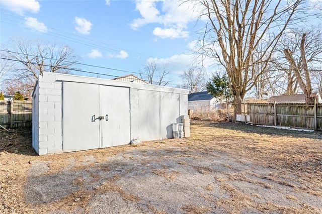 1515 S Home Avenue, Independence, MO 64052