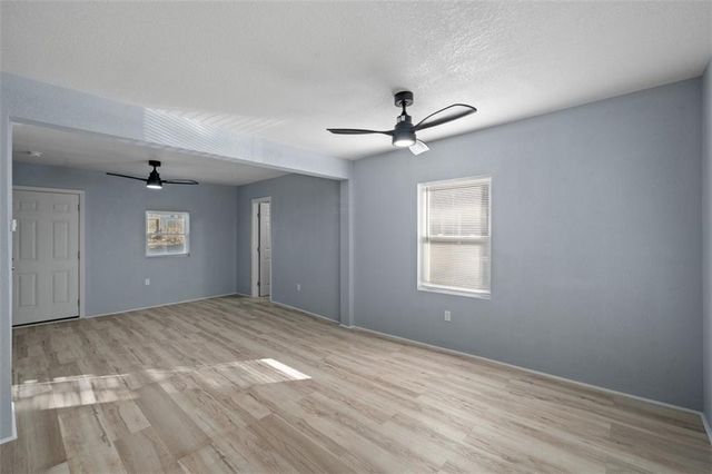 1515 S Home Avenue, Independence, MO 64052