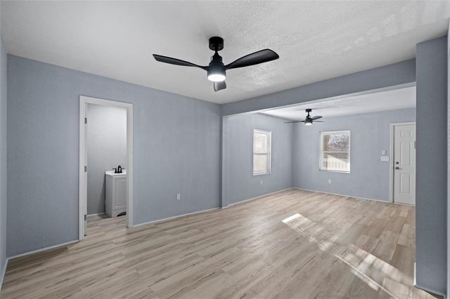 1515 S Home Avenue, Independence, MO 64052